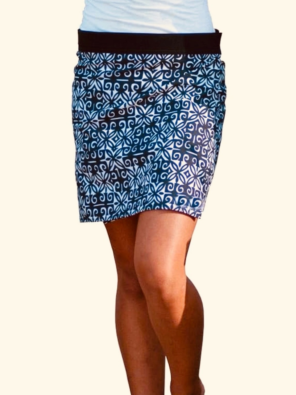 Rip Skirt Hawaii Dark Navy & White Printed Stretch Skirt, size Medium
